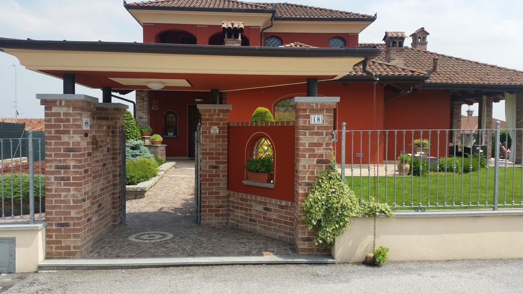 Villa Laura B&B Fossano Ngoại thất bức ảnh